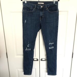 Distressed Blue Levi’s 711 the Skinny Jeans Size 30